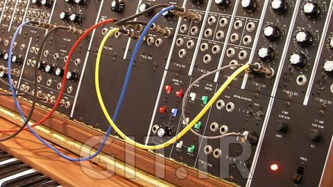 مسترکلاس Modular V3 آرتوریا «Moog»
