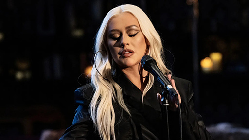 ارتقای آواز و حضور صحنهای شما با مدرس Christina Aguilera